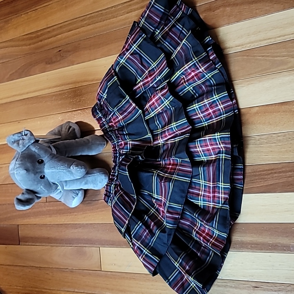 Crew cut plaid print skirt  size 8